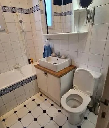 Pretty House 15mn From Eiffel Tower And Versailles Holiday home Sevres