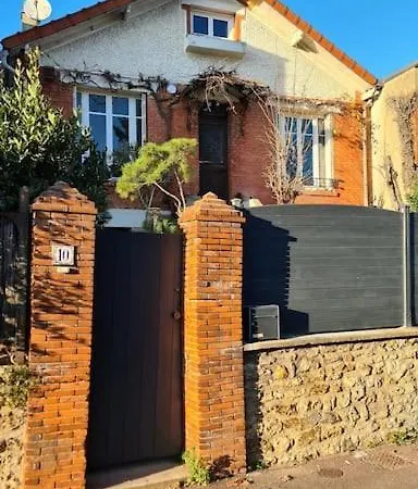 בית נופש Pretty House 15mn From Eiffel Tower And Versailles *