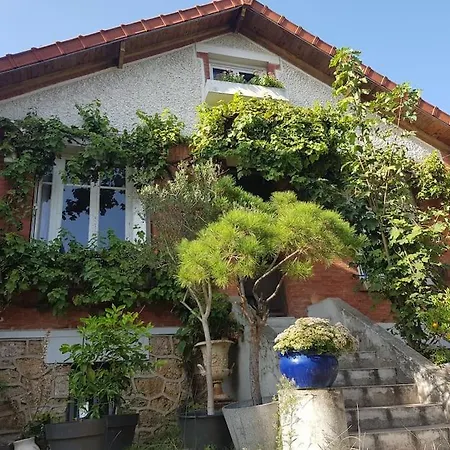 בית נופש Pretty House 15mn From Eiffel Tower And Versailles
