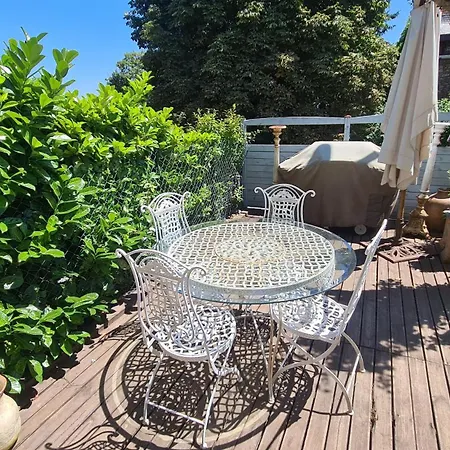 Pretty House 15mn From Eiffel Tower And Versailles בית נופש